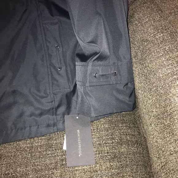 Weatherproof jacket - Picture 4 of 16